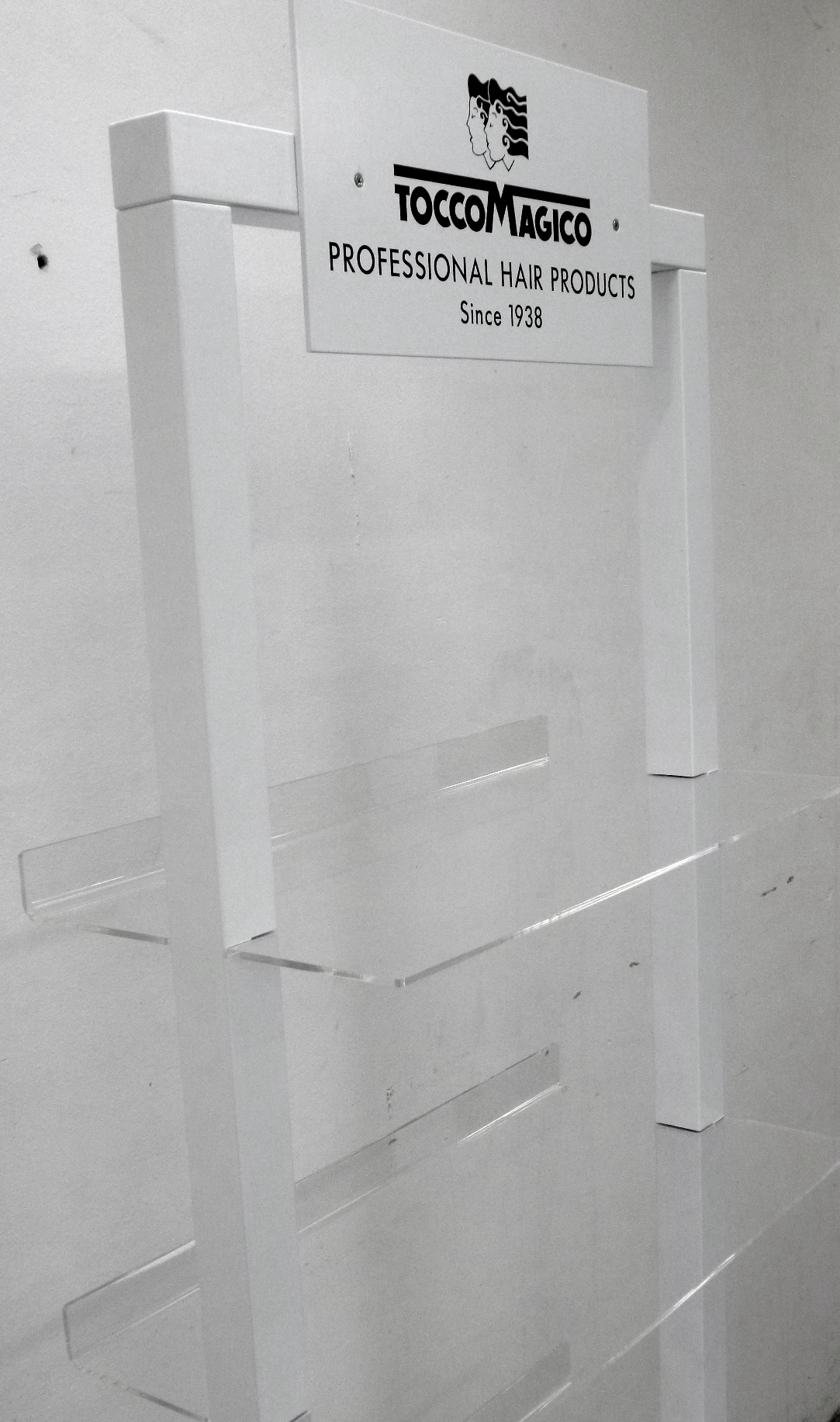esposiore durevole con ripiani in plexiglass
